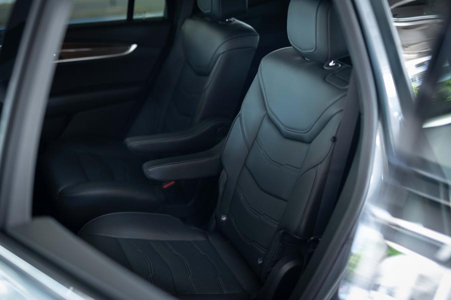 Интерьер Cadillac XT6 2020 года  (JP) (фото 14 из 20)